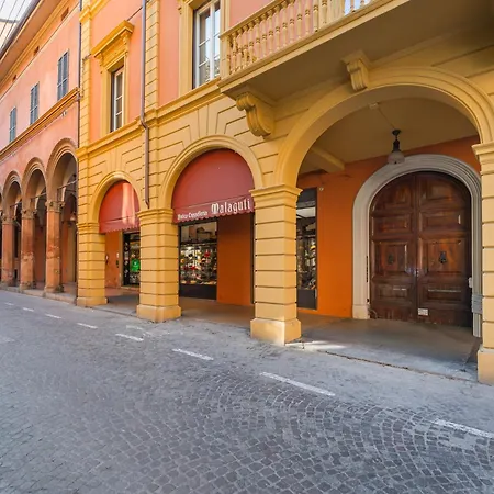 Galliera 32, House In The Heart Of * Болонья