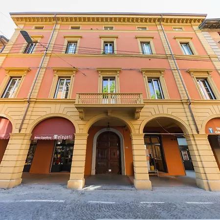 Апартаменты Galliera 32, House In The Heart Of *